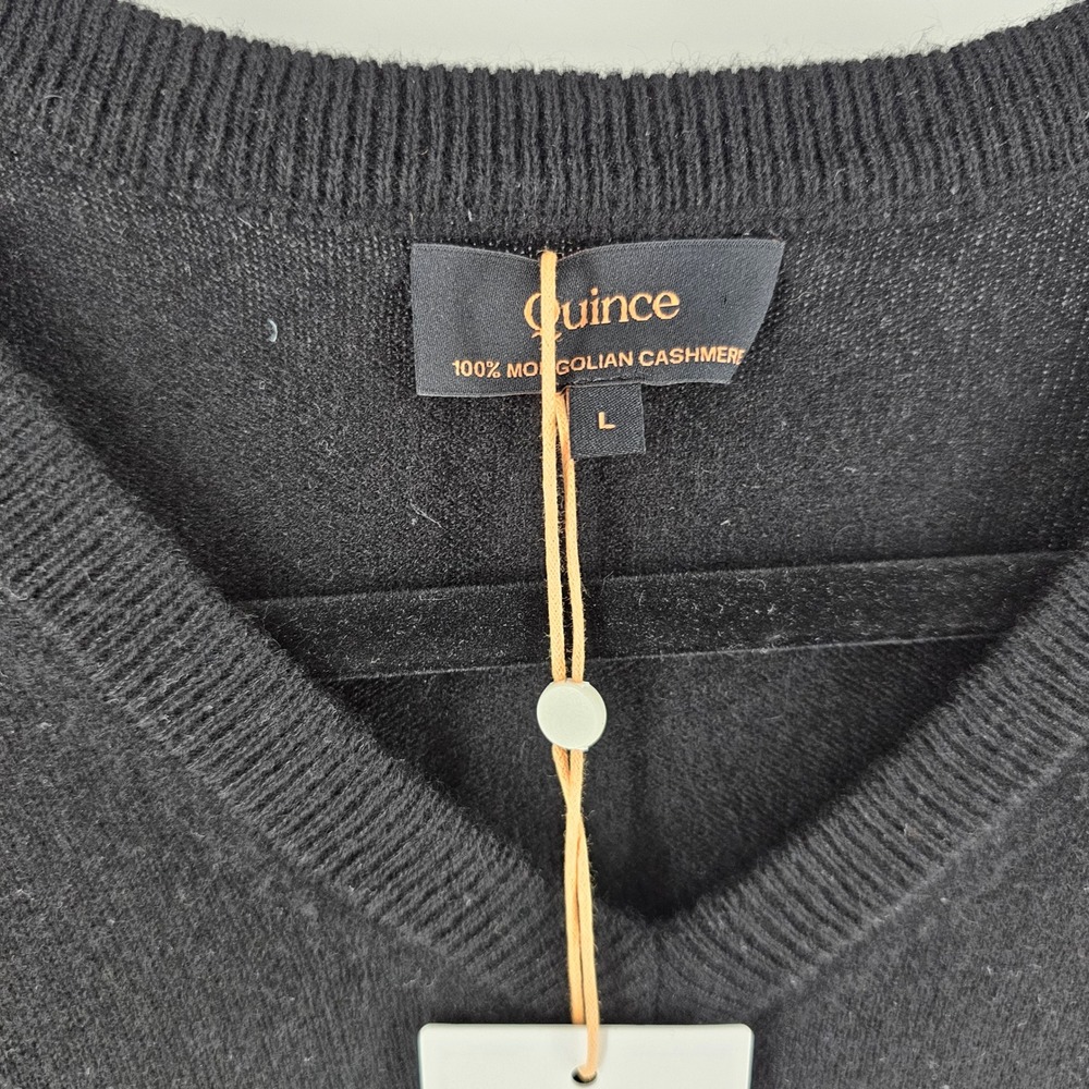 Quince 100% Mongolian Cashmere V-Neck Sweater Mens Large Black Quiet Luxury NWT - Picture 3 of 7